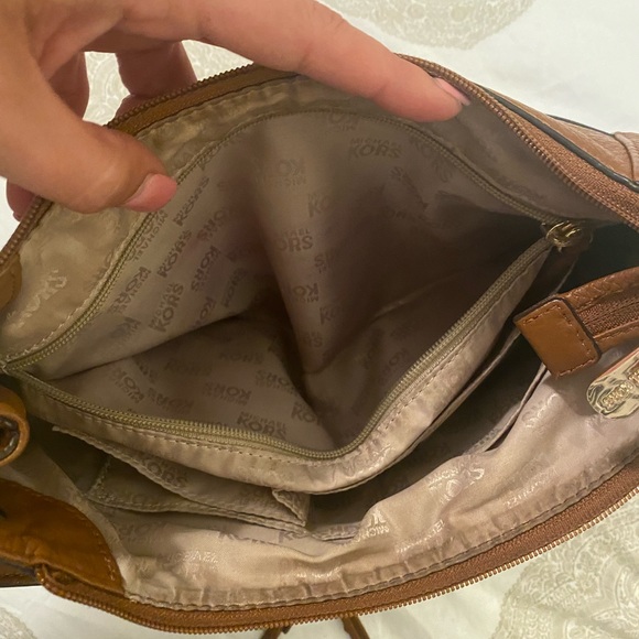 Michael Kors Leather handbag 👜 - Picture 13 of 15